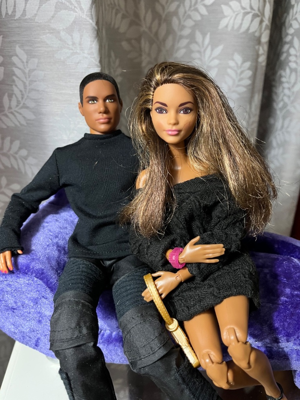 Barbie 2017 Made to Move - Skateboarder Barbie Doll - Picture 6 of 10